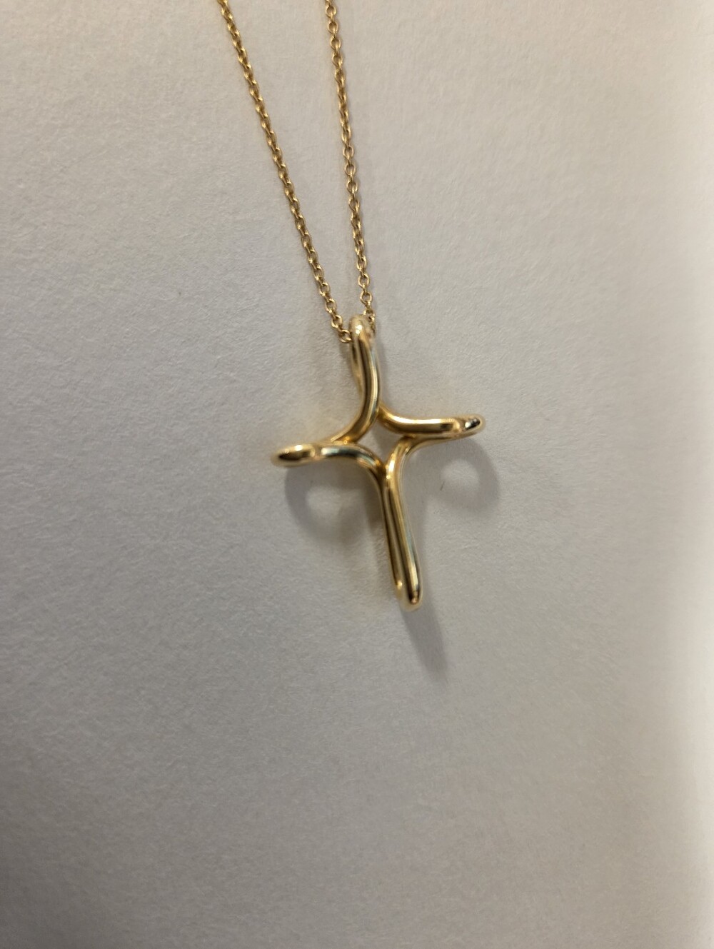 AUTHENTIC! Tiffany & Co. Elsa Peretti Cross Pendant Necklace 18K Yellow Gold,16” - Picture 2 of 8